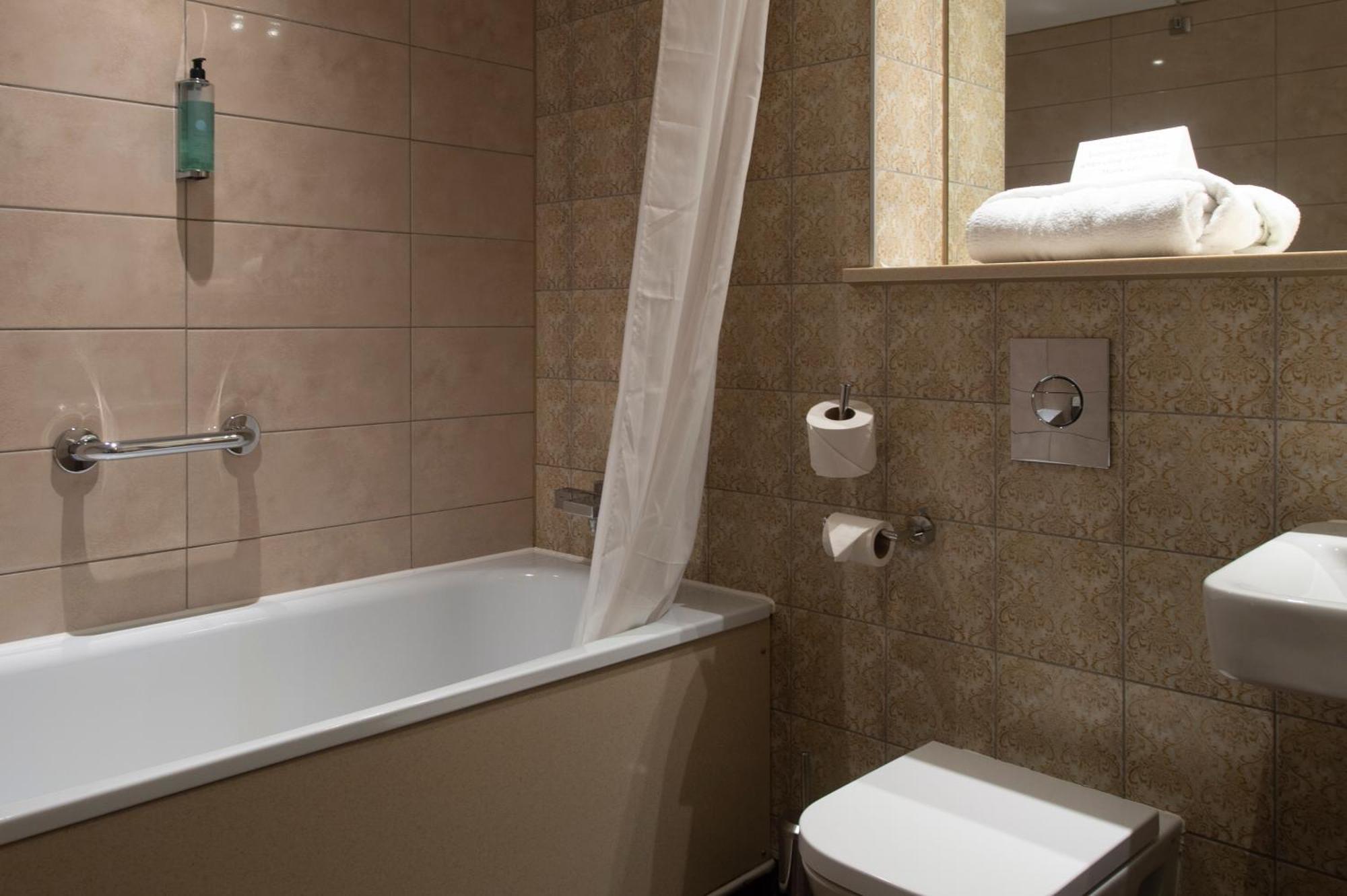 Sandford House Hotel Wetherspoon Huntingdon Kültér fotó