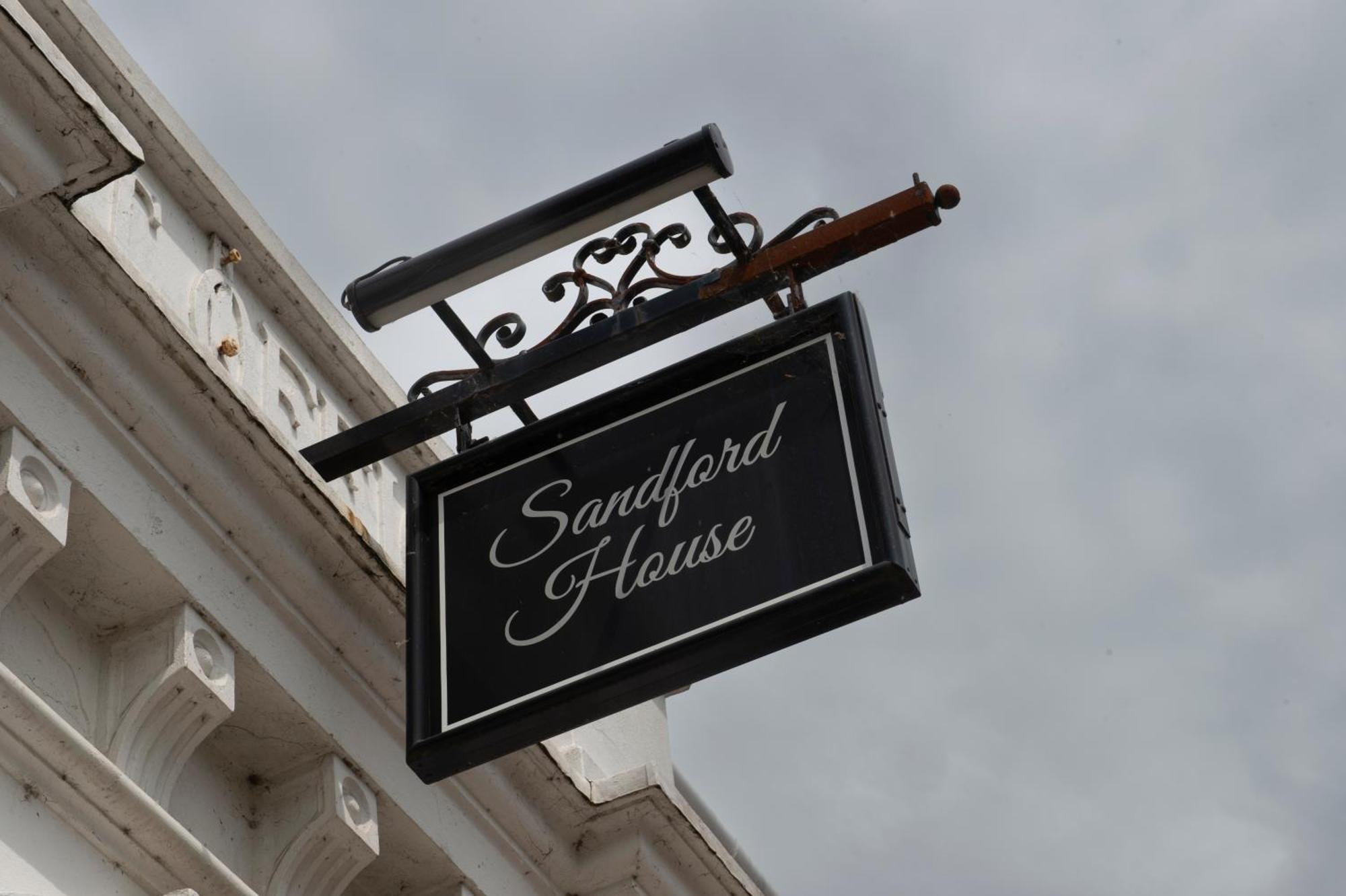 Sandford House Hotel Wetherspoon Huntingdon Kültér fotó