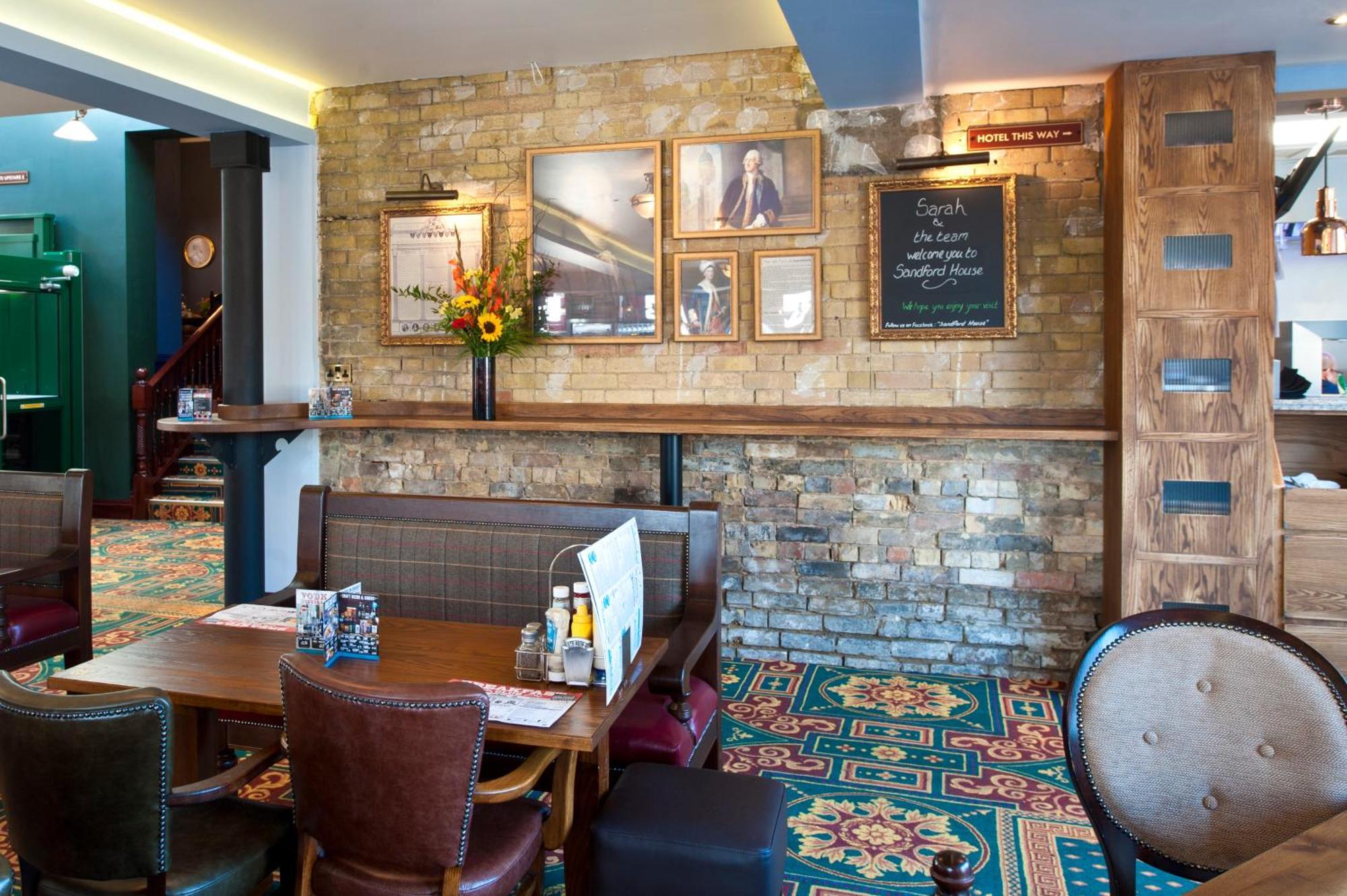 Sandford House Hotel Wetherspoon Huntingdon Kültér fotó
